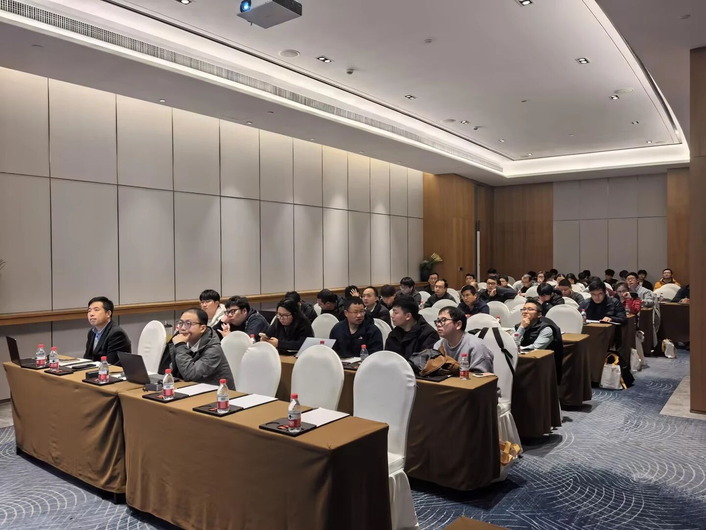 电动汽车电性能测试工程优化沙龙.jpg 电动汽车电性能测试工程优化沙龙.jpg